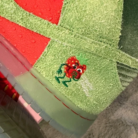 Nike SB Dunk High Strawberry Cough (Special Box) CE7093-600 OG All 13M New DS - Picture 9 of 15